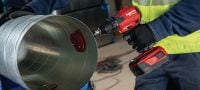 SF 4-A22 充电式电钻起子 紧凑型充电式 22V 电钻起子，配备无刷电机，在较轻的作业过程中或者在难以触及的地方，为您提供所需的更高性能 产品应用 3
