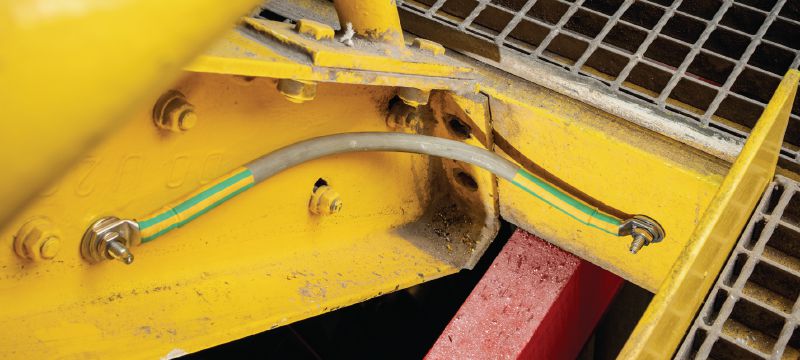 S-BT-ER HC 螺旋式螺柱 双头螺栓（采用不锈钢公制螺纹），适合在钢板上进行电连接，可用于高度腐蚀的环境，建议连接电缆的最大横截面为 120 mm² 产品应用 1