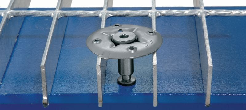 X-FCM-R 格栅紧固圆盘 (不锈钢) 不锈钢格栅紧固圆盘，搭配双头螺栓用于在高度腐蚀环境中固定地板格栅 产品应用 1