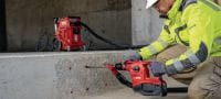 TE 30-22 充电式电锤 强劲的充电式 SDS Plus (TE-C) 电锤搭载主动减振和主动扭矩控制，适用于混凝土钻孔和凿铲（Nuron 电池平台） 产品应用 1
